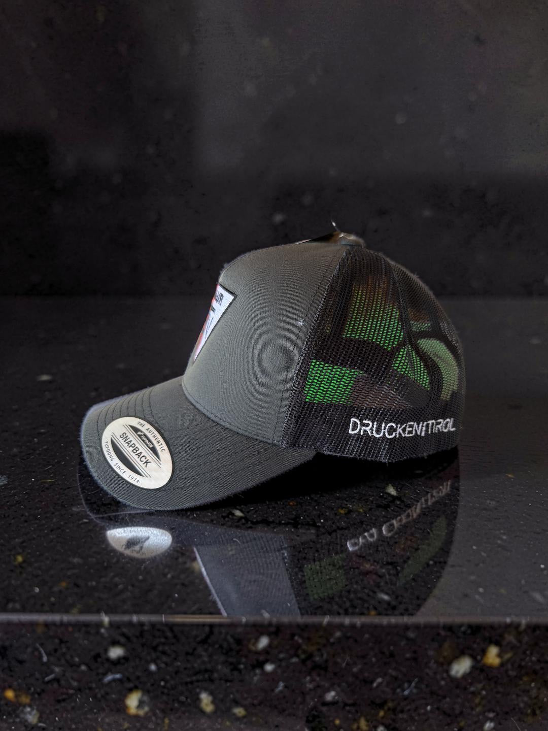 Trucker Cap SV Thaur Grau/Camo – Detailansicht